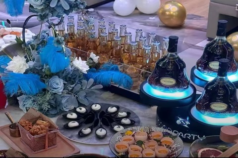 十堰正规夜总会招聘模特，少抱怨多努力，1500/场日结